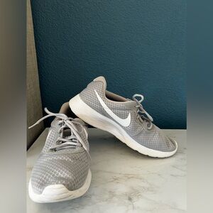 Nike Men’s Tanjun Sneakers